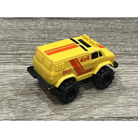 Vintage 1986 SCHAPER Stomper Yellow Chevrolet Chevy Van 4x4 McDonalds - Picture 7 of 9